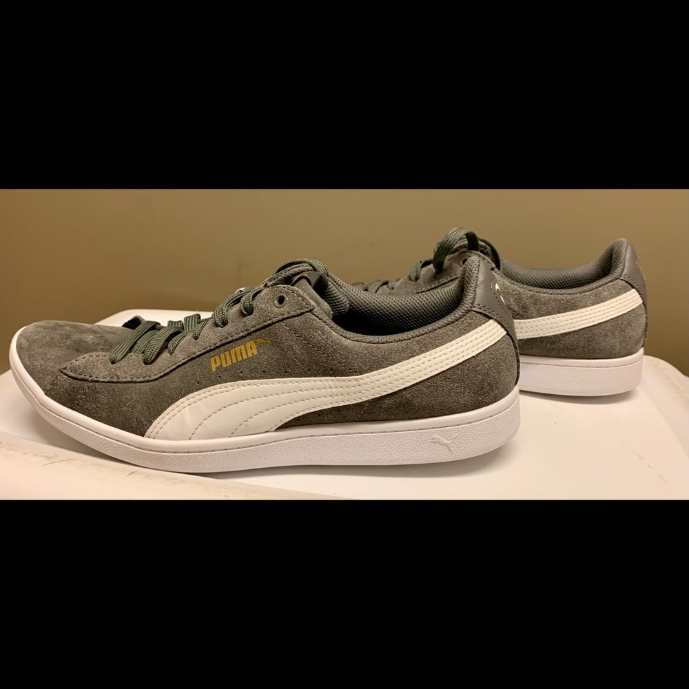 Classic low top XXI Grey suede Pumas